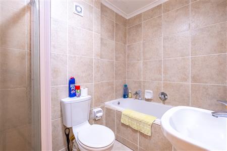 False - Apartment For Sale in Fairview Golf Estate, Gordons Bay, Western Cape - M122928