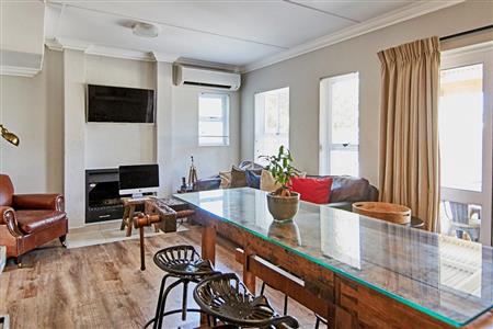Townhouse For Sale in Nooitgedacht Village, Stellenbosch, Western Cape - M10471