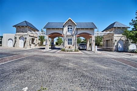 Townhouse For Sale in Nooitgedacht Village, Stellenbosch, Western Cape - M10471