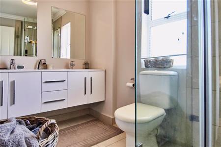 Townhouse For Sale in Nooitgedacht Village, Stellenbosch, Western Cape - M10471