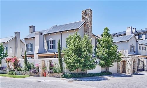 Townhouse For Sale in Nooitgedacht Village, Stellenbosch, Western Cape - M10471