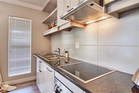 Townhouse For Sale in Nooitgedacht Village, Stellenbosch, Western Cape - M10471