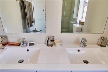 Townhouse For Sale in Nooitgedacht Village, Stellenbosch, Western Cape - M10471