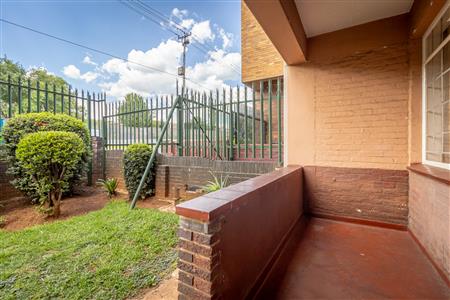 False - Retail sold in Florida, Roodepoort - M123030