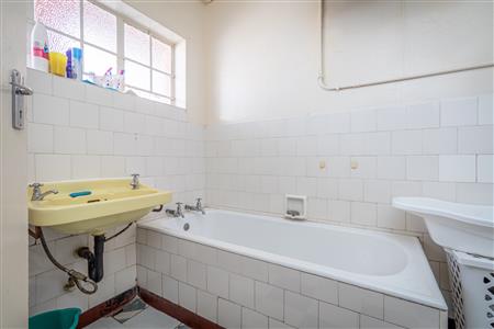 False - Retail sold in Florida, Roodepoort - M123030
