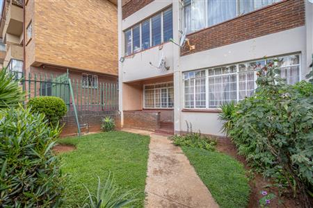 False - Retail sold in Florida, Roodepoort - M123030