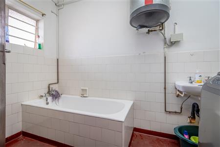 False - Retail sold in Florida, Roodepoort - M123030