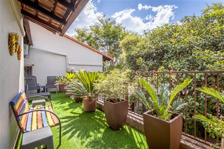 False - Townhouse For Sale in Magaliessig, Sandton, Gauteng - M123151