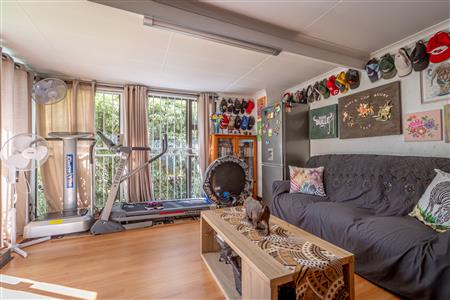 False - Townhouse For Sale in Magaliessig, Sandton, Gauteng - M123151