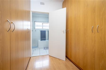 False - Townhouse For Sale in Magaliessig, Sandton, Gauteng - M123151