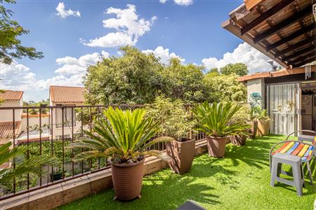 False - Townhouse For Sale in Magaliessig, Sandton, Gauteng - M123151