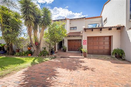 False - Townhouse For Sale in Magaliessig, Sandton, Gauteng - M123151