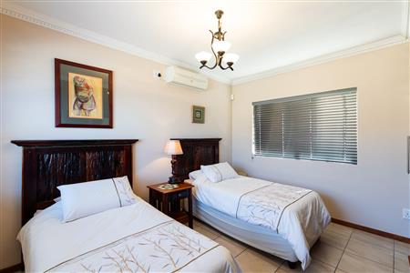 False - House For Sale in Herolds Bay, George, Western Cape - M123252