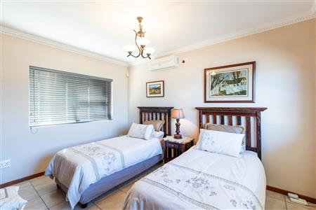 False - House For Sale in Herolds Bay, George, Western Cape - M123252