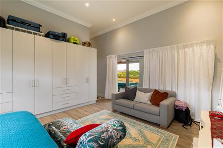 False - House For Sale in Van Wyksdorp, Ladismith, Western Cape - M123268