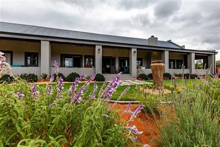 False - House For Sale in Van Wyksdorp, Ladismith, Western Cape - M123268