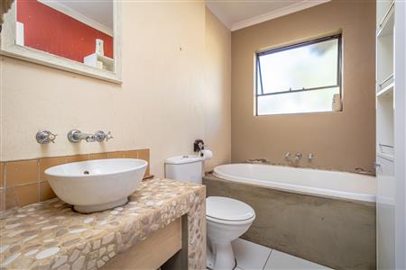False - House For Sale in Fourways, Sandton, Gauteng - M123331