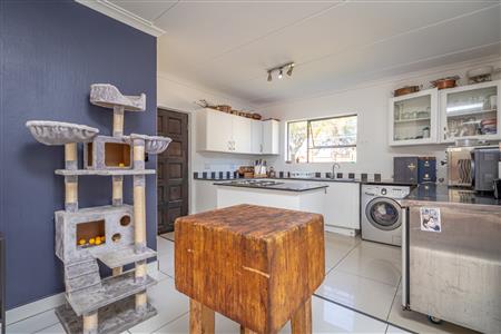 False - House For Sale in Fourways, Sandton, Gauteng - M123331
