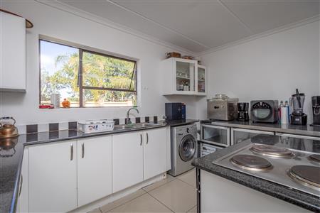 False - House For Sale in Fourways, Sandton, Gauteng - M123331