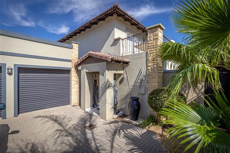 False - House For Sale in Fourways, Sandton, Gauteng - M123331