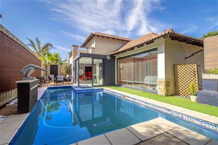False - House For Sale in Fourways, Sandton, Gauteng - M123331