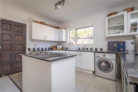 False - House For Sale in Fourways, Sandton, Gauteng - M123331