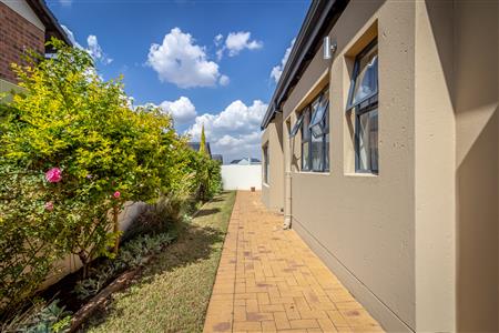 False - House For Sale in Midstream Meadows, Midstream Estate, Centurion, Gauteng - M123438