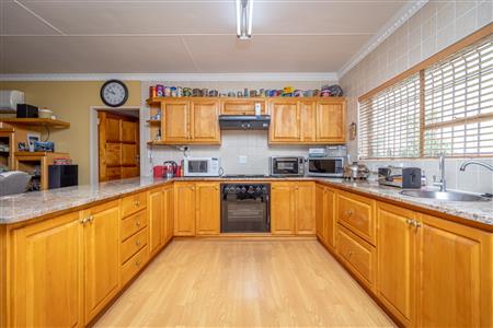 House For Sale in Overkruin, Heidelberg, Gauteng - M123483