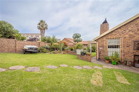 House For Sale in Overkruin, Heidelberg, Gauteng - M123483