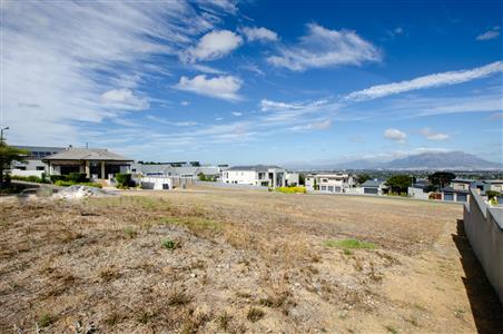 False - Vacant Land For Sale in Baronetcy Estate, Parow, Western Cape - M123509
