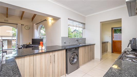 False - House For Sale in Fourways, Sandton, Gauteng - M123540