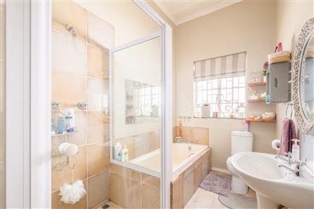 False - House For Sale in Paglande, Worcester, Western Cape - M123594