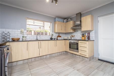 False - House To Rent in Fourways, Sandton, Gauteng - M123595