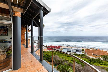 House For Sale in Jongensfontein, Stilbaai, Western Cape - M123613
