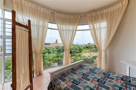 House For Sale in Jongensfontein, Stilbaai, Western Cape - M123613