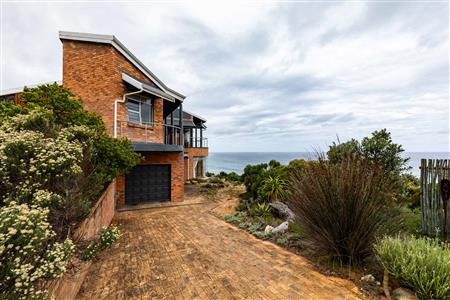 House For Sale in Jongensfontein, Stilbaai, Western Cape - M123613