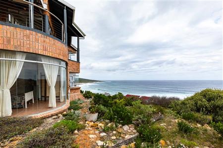 House For Sale in Jongensfontein, Stilbaai, Western Cape - M123613