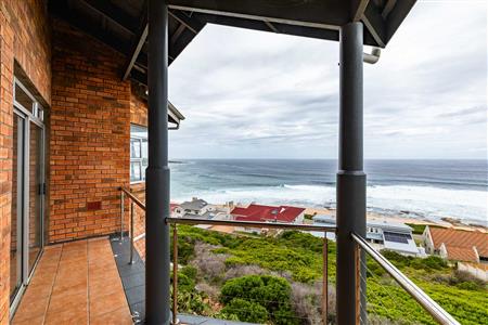 House For Sale in Jongensfontein, Stilbaai, Western Cape - M123613