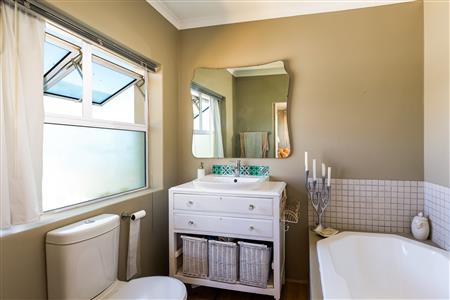False - House Unavailable in Knysna Heights, Knysna, Western Cape - M123619