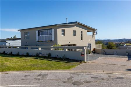False - House Unavailable in Knysna Heights, Knysna, Western Cape - M123619