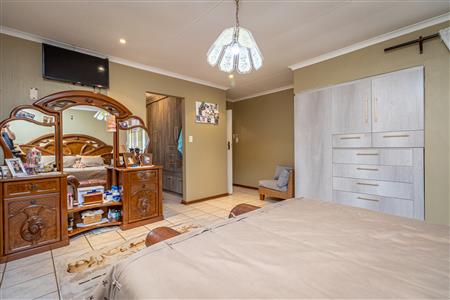 False - House For Sale in Ferndale, Randburg, Gauteng - M123684