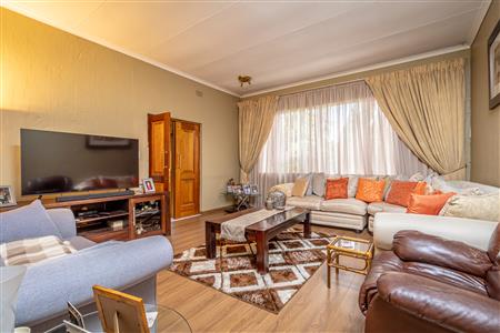 False - House For Sale in Ferndale, Randburg, Gauteng - M123684