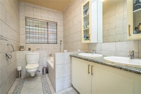 False - Apartment For Sale in Killarney, Johannesburg, Gauteng - M123720