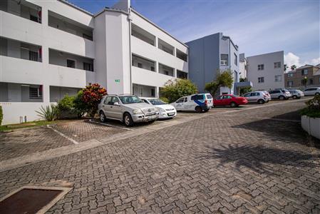False - Apartment For Sale in Quigney, East London, Eastern Cape - M123716