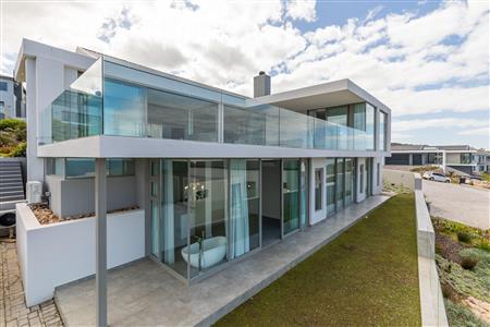 False - House Unavailable in Pinnacle Point Golf Estate, Mossel Bay, Western Cape - M119298
