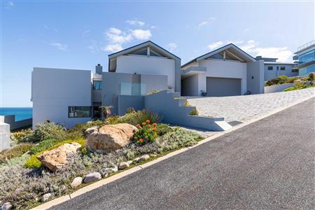 False - House Unavailable in Pinnacle Point Golf Estate, Mossel Bay, Western Cape - M119298