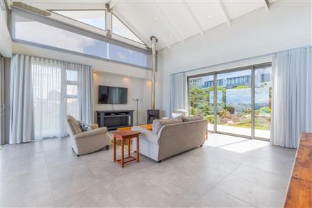 False - House Unavailable in Pinnacle Point Golf Estate, Mossel Bay, Western Cape - M119298