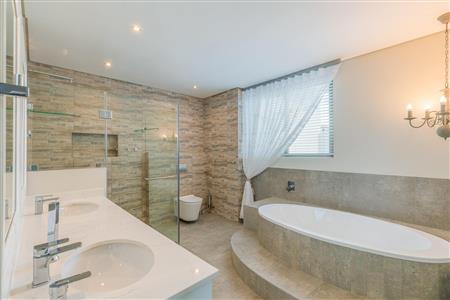 False - House Unavailable in Pinnacle Point Golf Estate, Mossel Bay, Western Cape - M119298