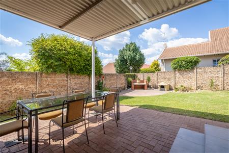 False - House For Sale in Fourways, Sandton, Gauteng - M120369