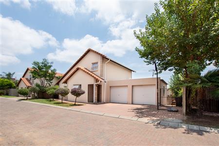 False - House For Sale in Fourways, Sandton, Gauteng - M120369